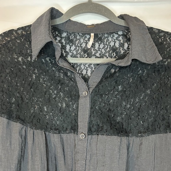 Free‎ People Size XS Flowy Button Up Grey Black Lace Blouse - Picture 2 of 6
